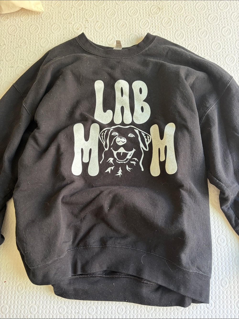 Black 'Lab Mom' Graphic Crewneck Sweatshirt